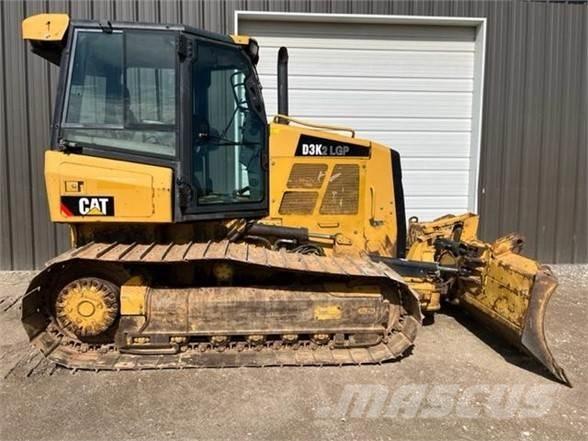 CAT D3K2 LGP Buldožeri gusjeničari