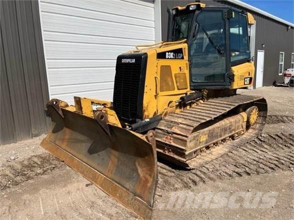 CAT D3K2 LGP Buldožeri gusjeničari