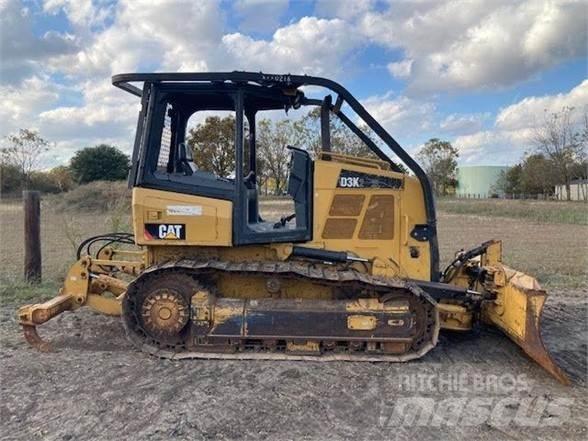 CAT D3K2 XL Buldožeri gusjeničari