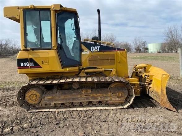 CAT D4G XL Buldožeri gusjeničari