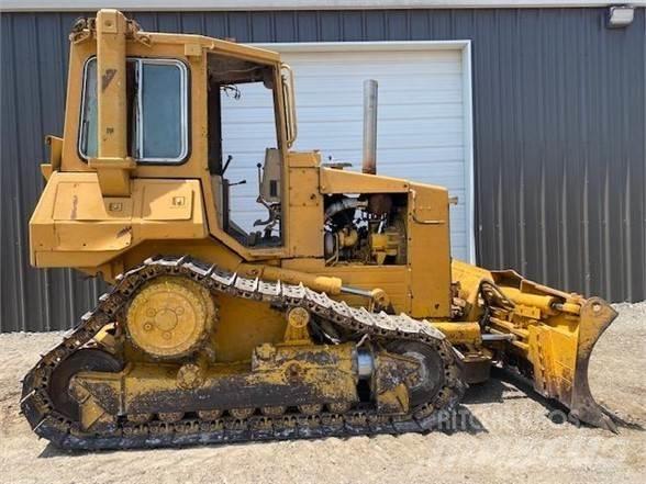 CAT D4H Buldožeri gusjeničari
