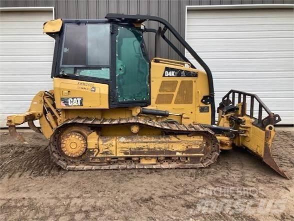 CAT D4K2 LGP Buldožeri gusjeničari
