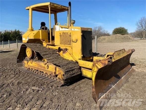 CAT D5M LGP Buldožeri gusjeničari