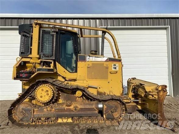 CAT D5M XL Buldožeri gusjeničari