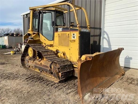 CAT D5M XL Buldožeri gusjeničari