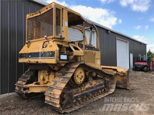 CAT D5M XL Buldožeri gusjeničari