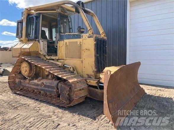 CAT D5M XL Buldožeri gusjeničari