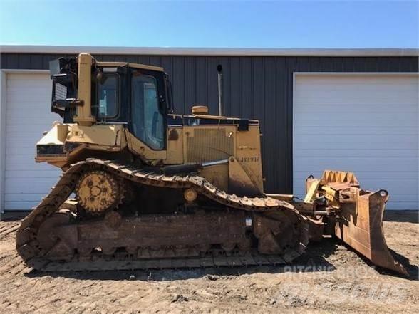 CAT D6M LGP Buldožeri gusjeničari