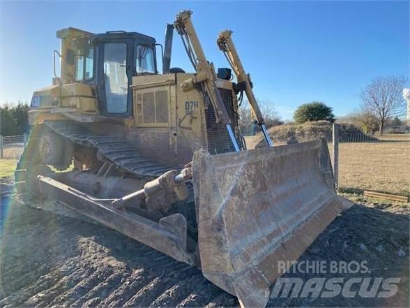 CAT D7H II Buldožeri gusjeničari