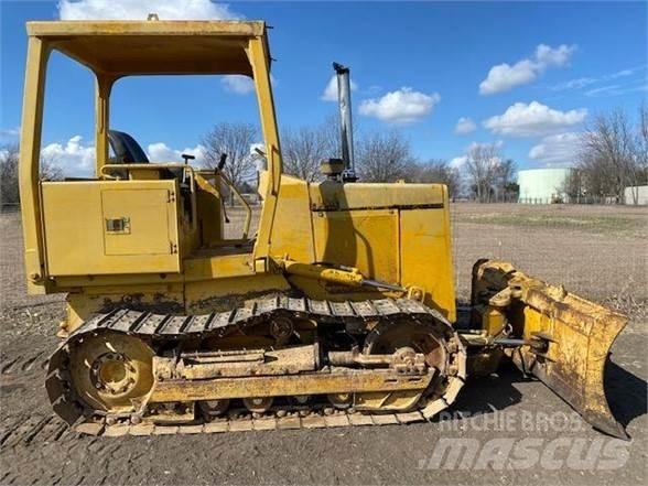 John Deere 450 Buldožeri gusjeničari