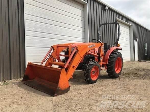 Kubota L3200 Traktori