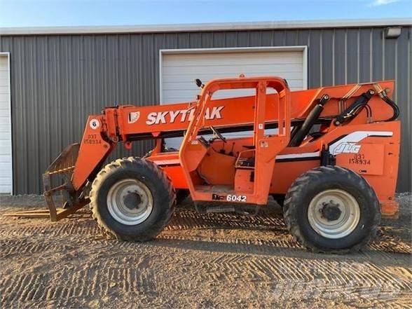 SkyTrak 6042 Teleskopski viličari