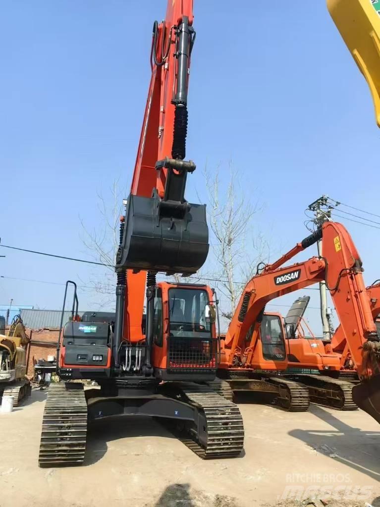 Doosan DX 225 LC Bageri gusjeničari