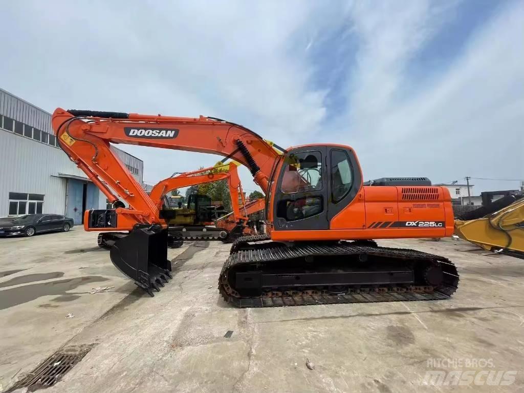 Doosan DX 225 LC Bageri gusjeničari