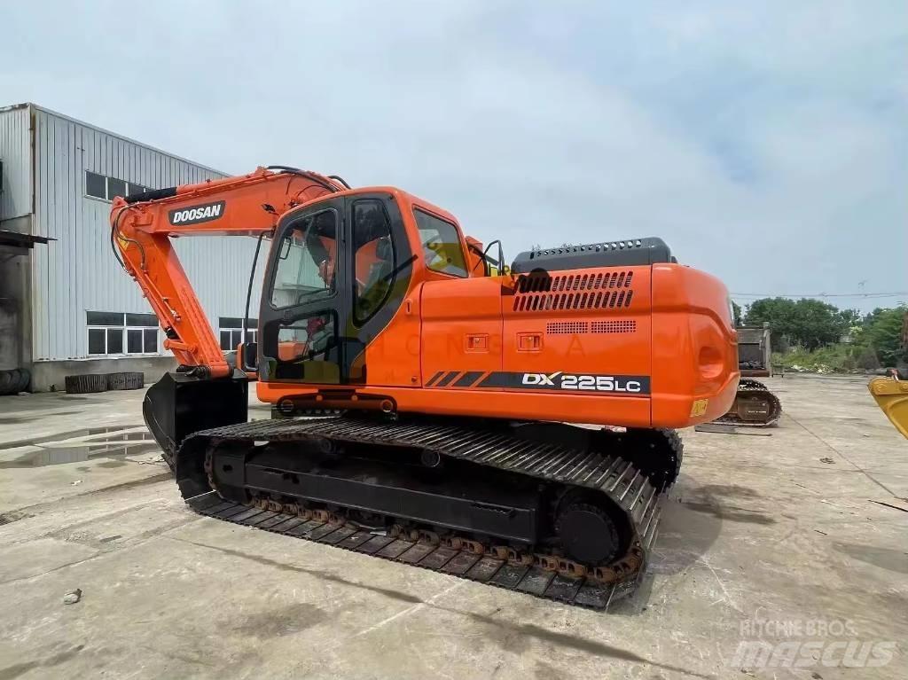 Doosan DX 225 LC Bageri gusjeničari