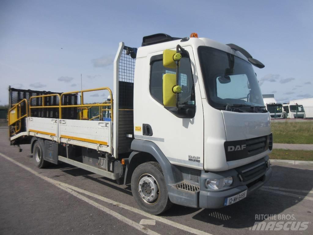 DAF 45.210 ATI Kamioni s ravnim pločom / vitlom