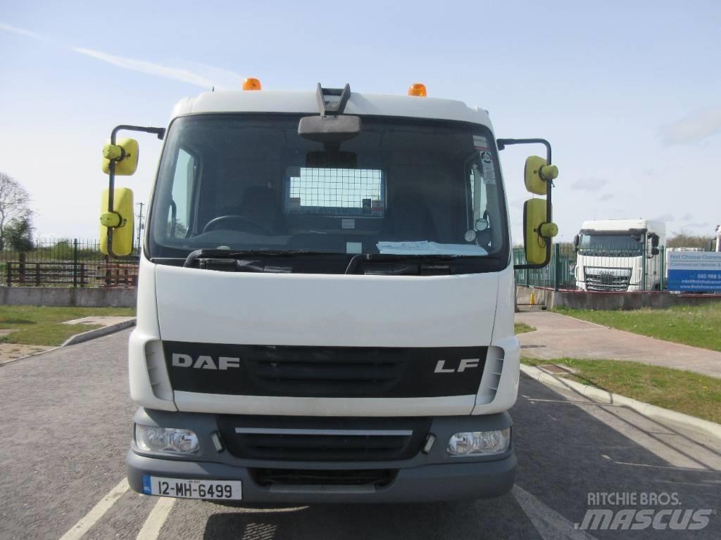 DAF 45.210 ATI Kamioni s ravnim pločom / vitlom