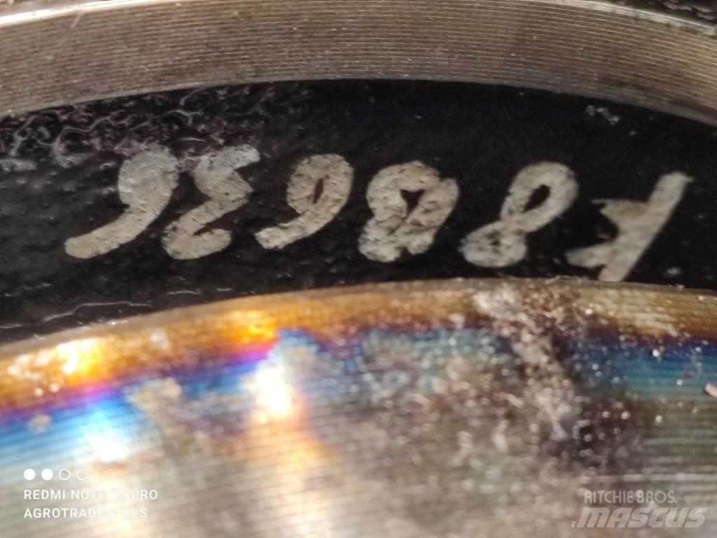 Kramer 750 hub Osi