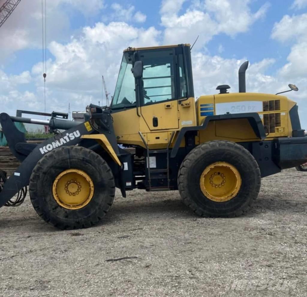 Komatsu WA 250 PZ-6 Utovarivači na kotačima