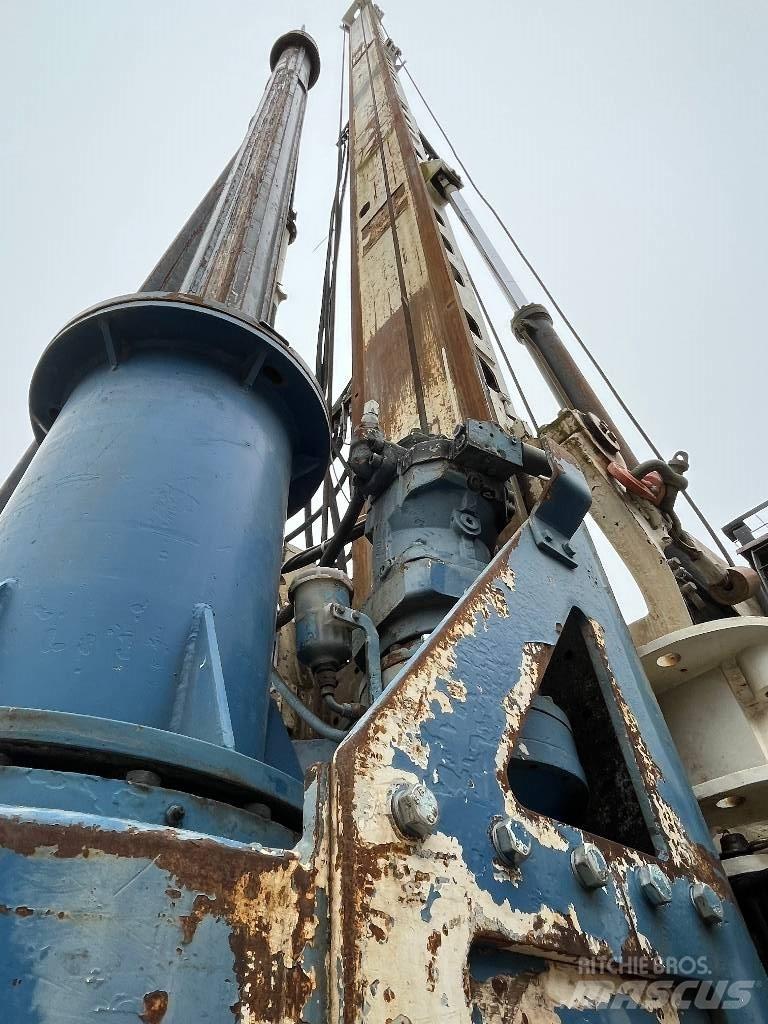 Tescar CF6 Strojevi za pilotiranje