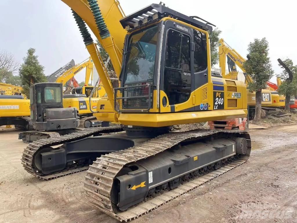 Komatsu PC240-8 Bageri gusjeničari
