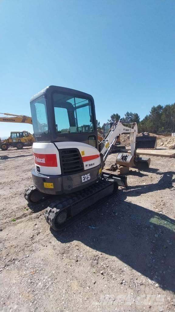 Bobcat E 25 Mini bageri <7t