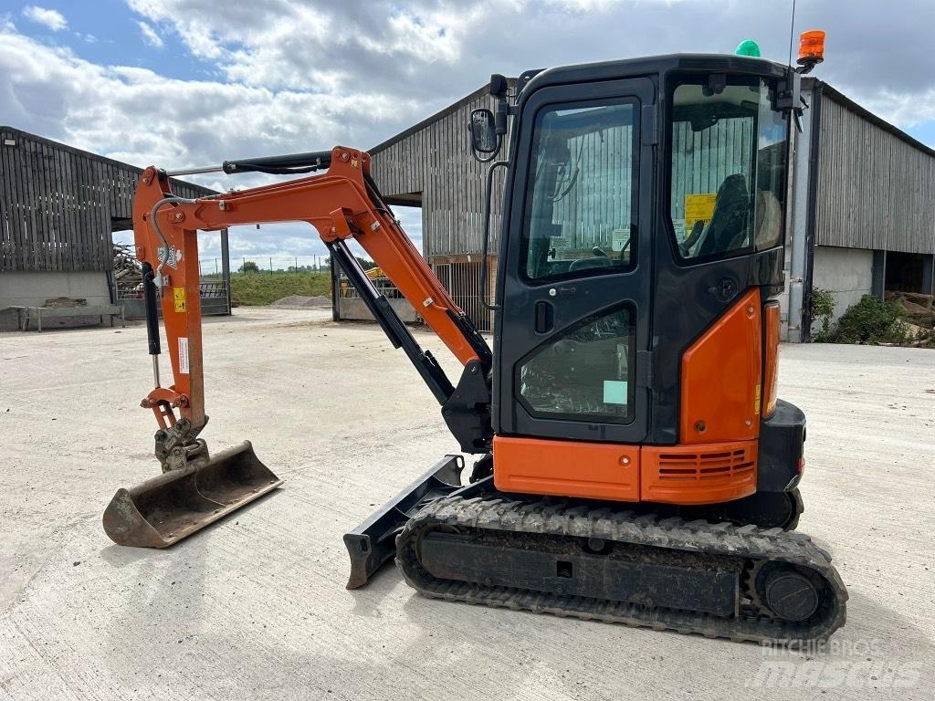 Hitachi ZX 26 U-6 Mini bageri <7t