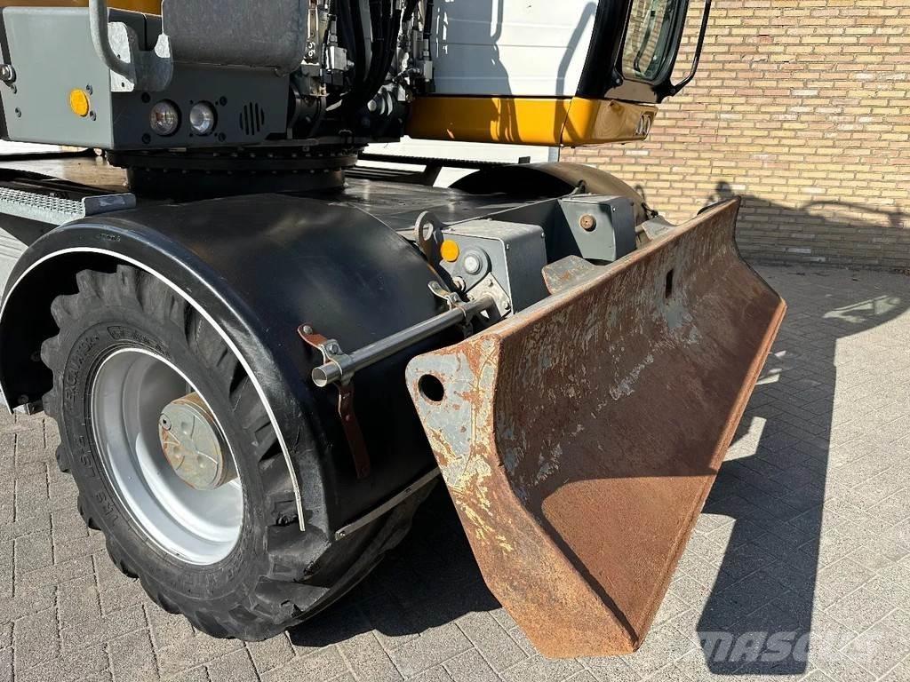 Liebherr A914 Bageri na kotačima