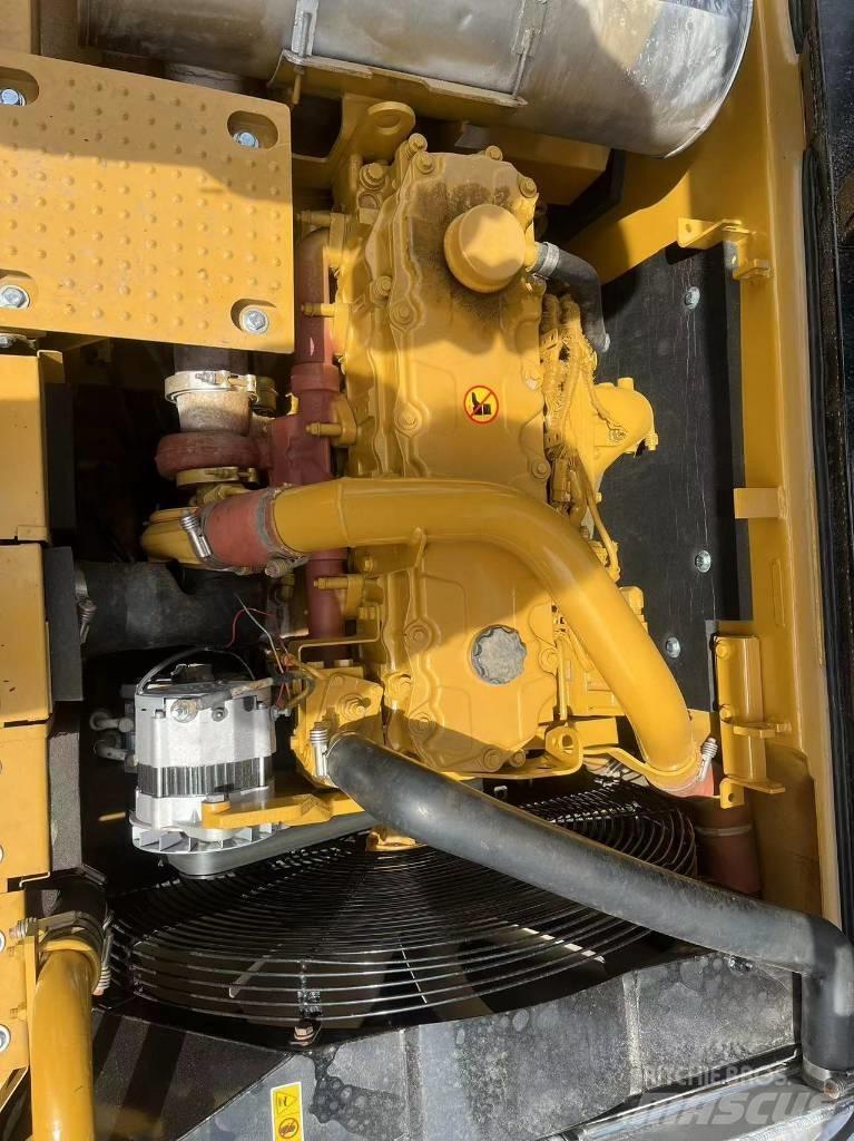 CAT 325d Bageri gusjeničari