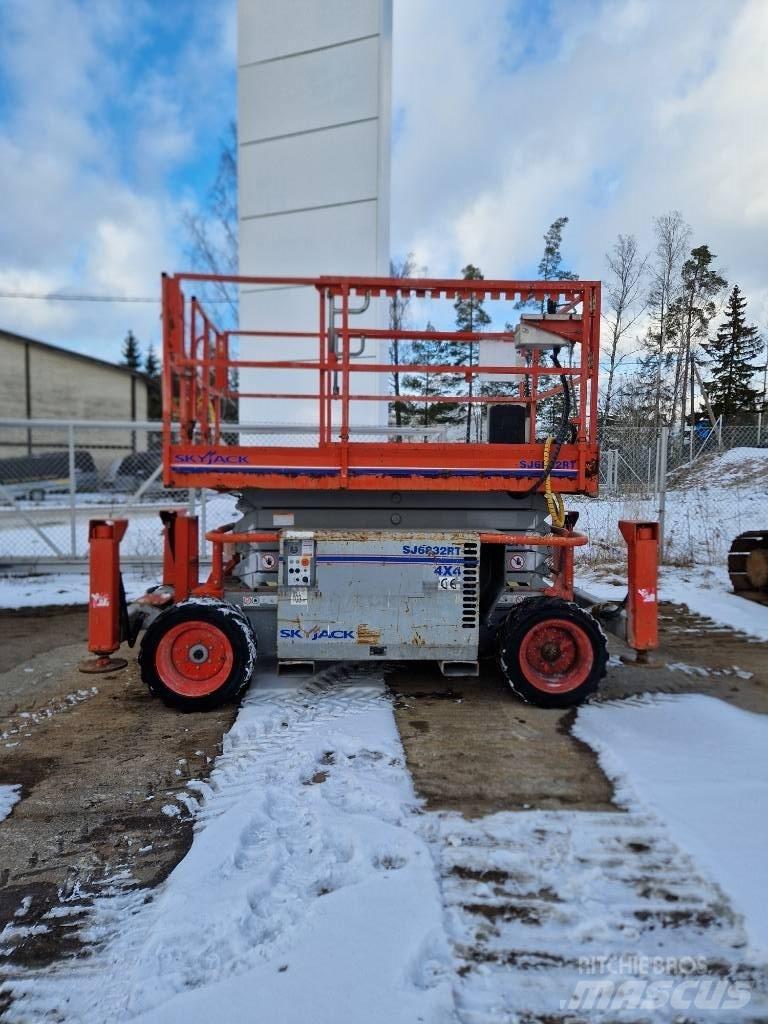 SkyJack SJ 6832 RT Škaraste platforme