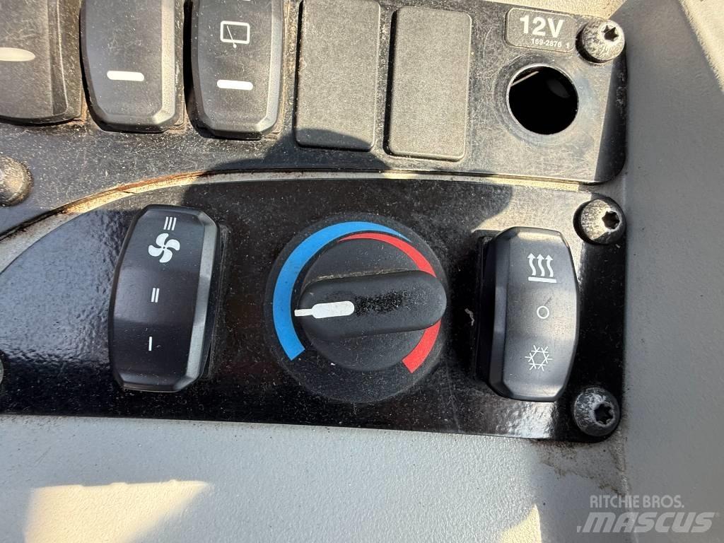 CAT 908 Utovarivači na kotačima