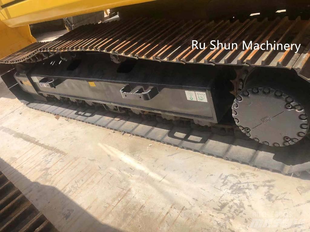 Komatsu PC 220-8 Bageri gusjeničari
