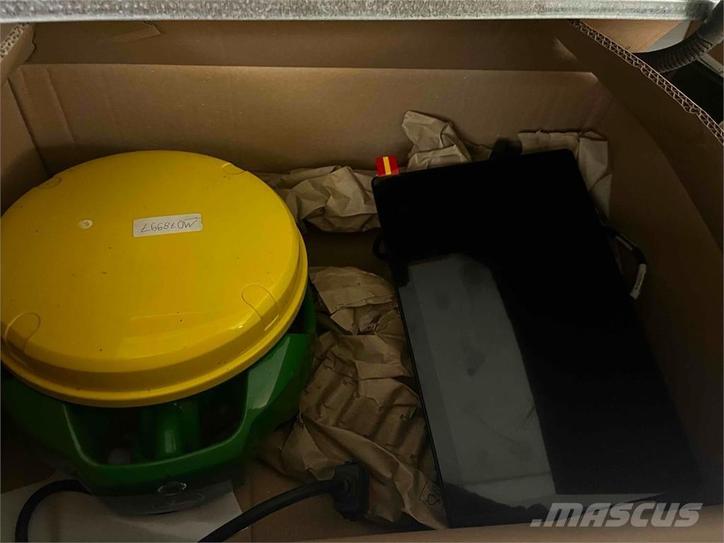 John Deere 6R 250 Traktori