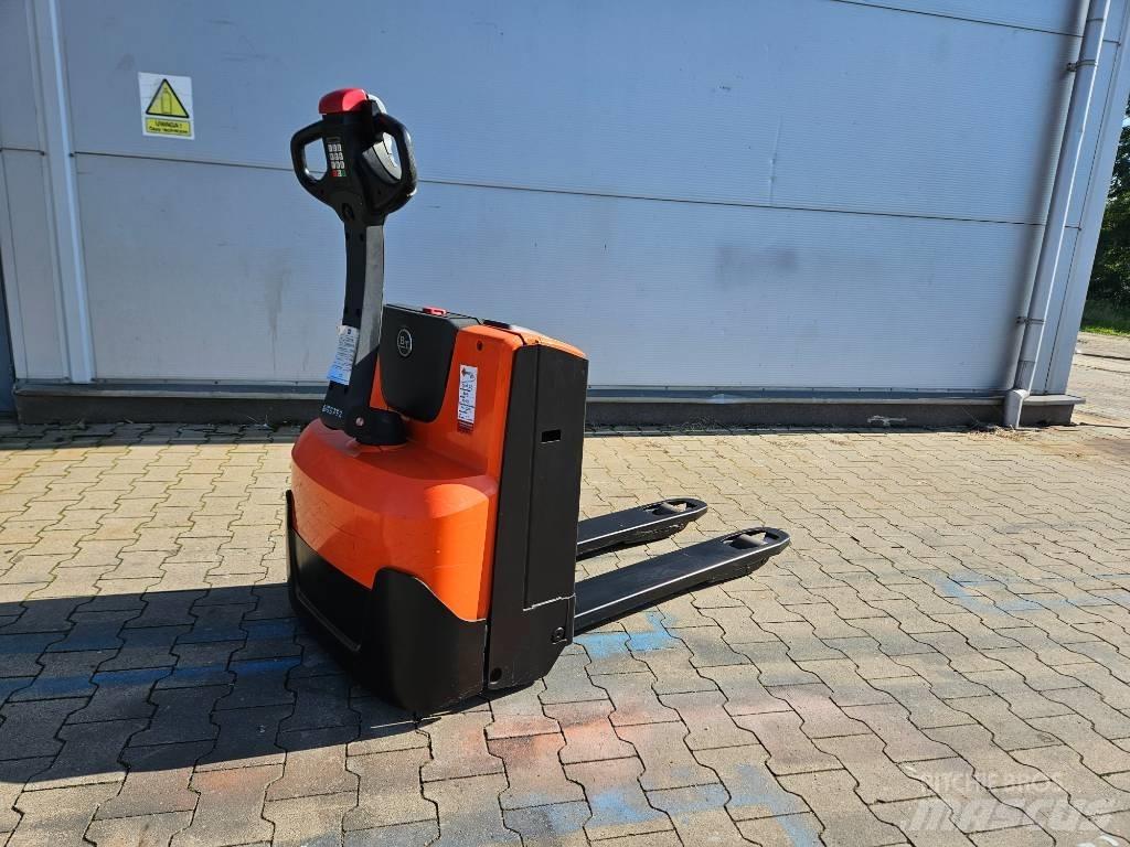 BT LWE 140 Nisko podizni električni viličar