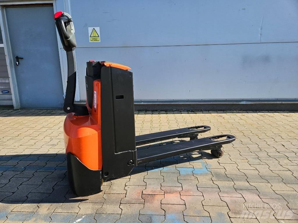 BT LWE 140 Nisko podizni električni viličar