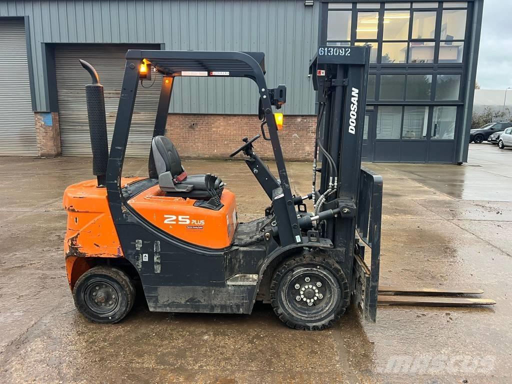 Doosan D 25 GP Dizelski viličari