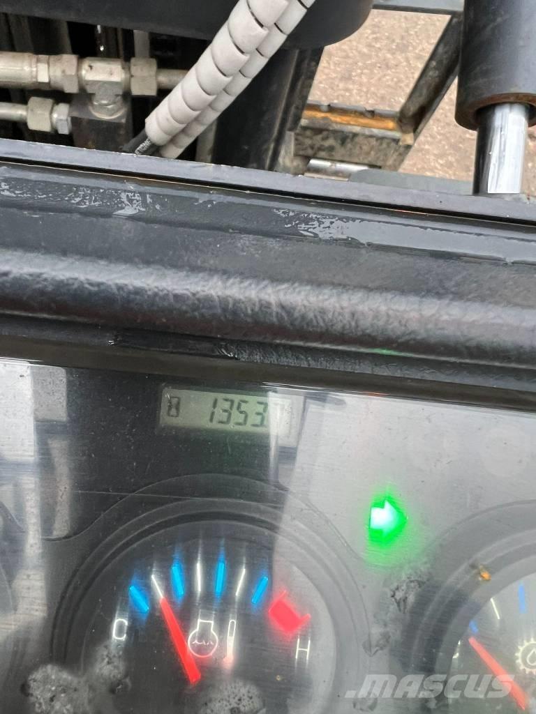 Doosan D 25 GP Dizelski viličari