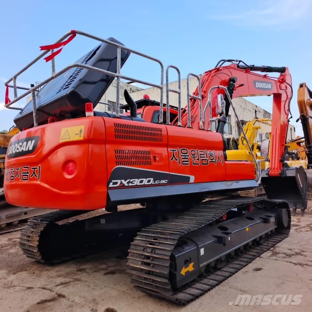 Doosan DX 300 LC-9S Bageri gusjeničari