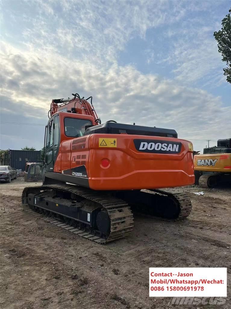 Doosan DX 225 LCA Bageri gusjeničari
