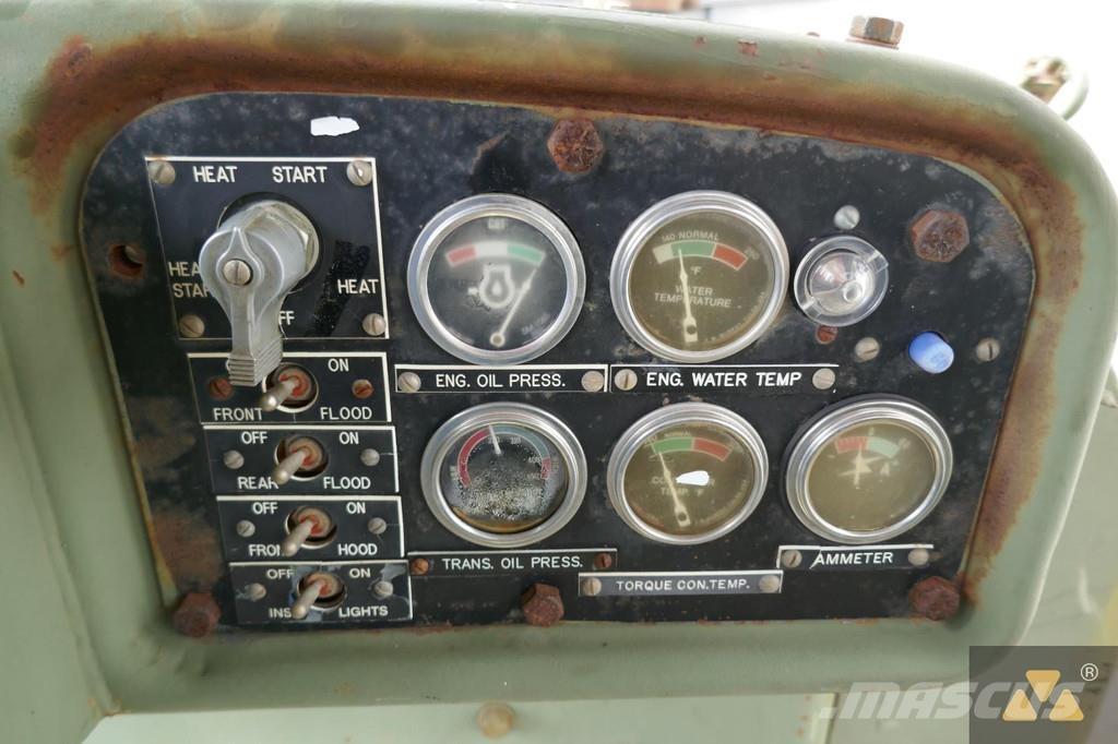 CAT D7F Ex-army Buldožeri gusjeničari