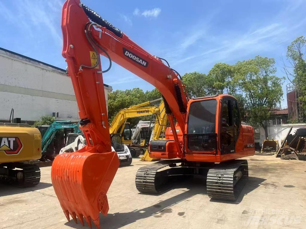 Doosan DX 140 LC Bageri gusjeničari