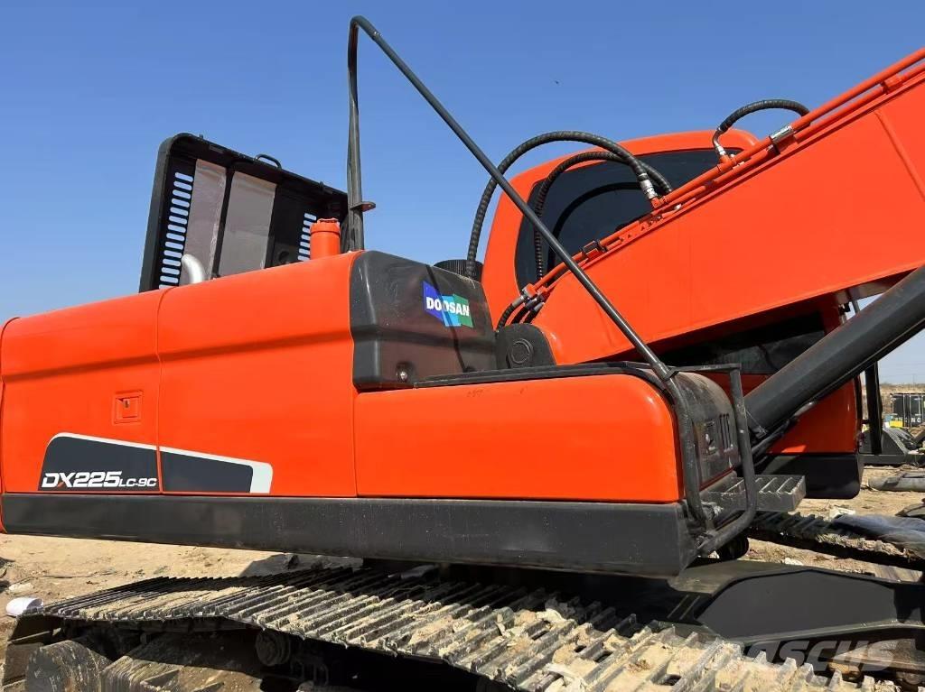 Doosan DX225LC-9C Bageri gusjeničari