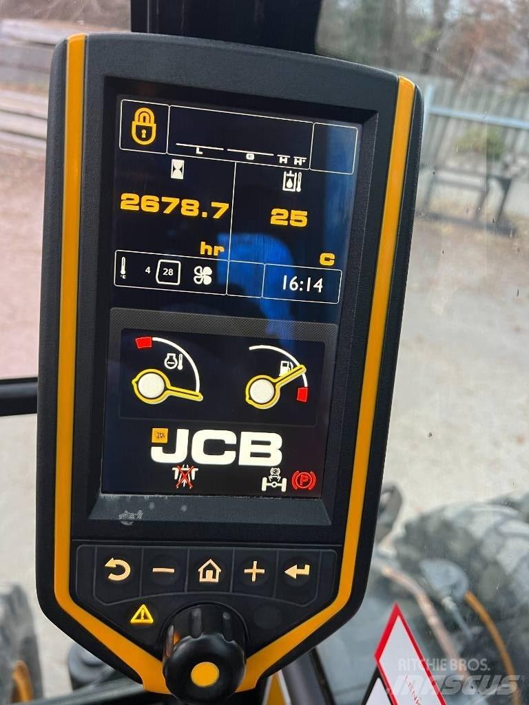 JCB JS 145 W+ TT4i Bageri na kotačima