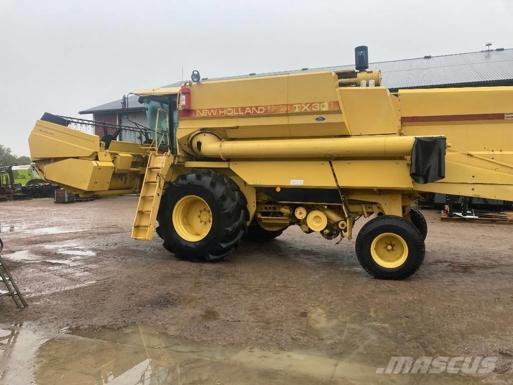 New Holland TX 30 Kombajni