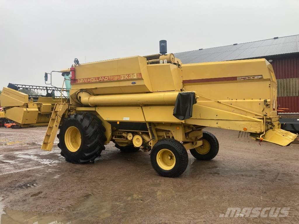New Holland TX 30 Kombajni