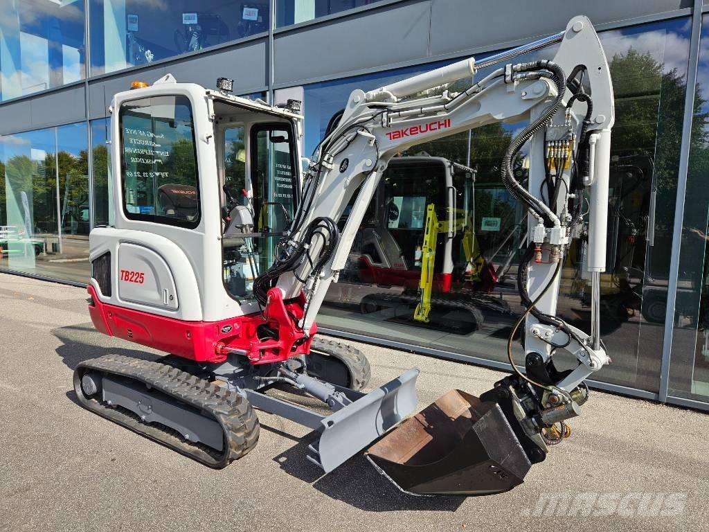 Takeuchi TB 225 Mini bageri <7t