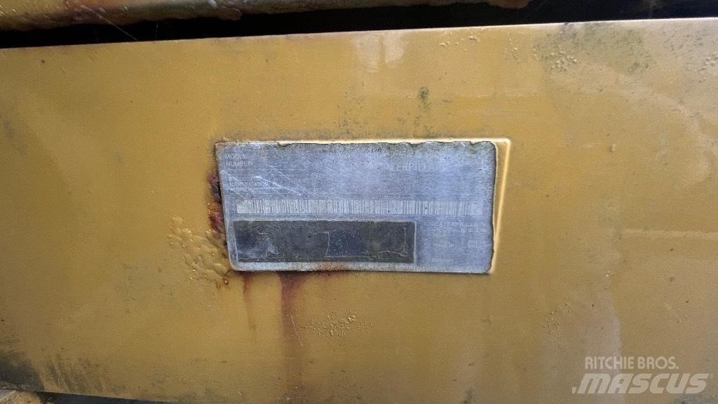 CAT 324 D L Bageri gusjeničari