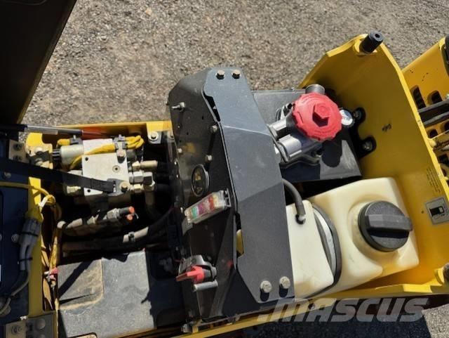 Bomag BMP 8500, Vält Valjci sa dvojnim bubnjem