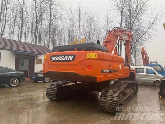Doosan DX300LC Bageri gusjeničari