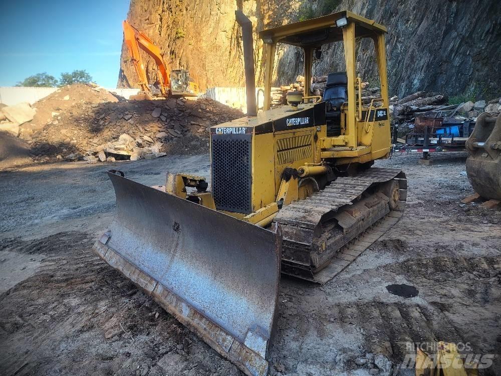 CAT D 4 C XL HST Buldožeri gusjeničari